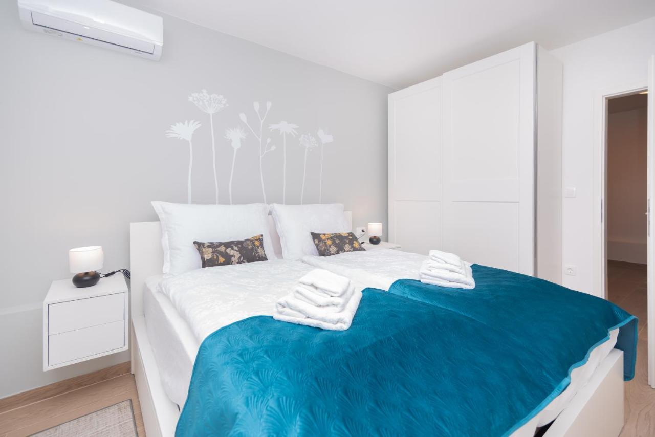 Apartment Emmi Omiš Esterno foto