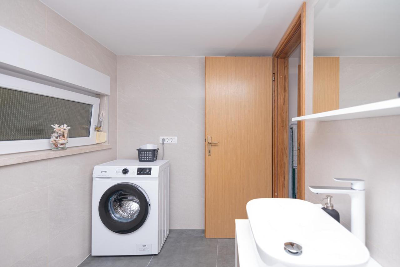 Apartment Emmi Omiš Esterno foto