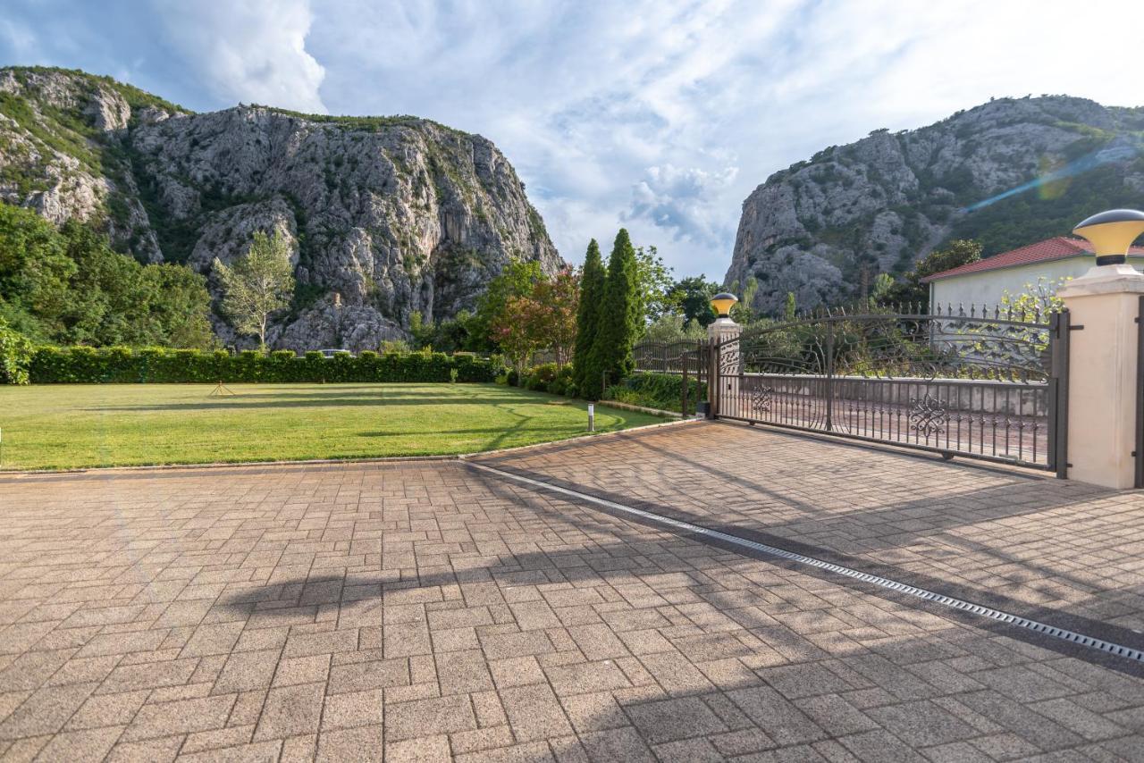 Apartment Emmi Omiš Esterno foto